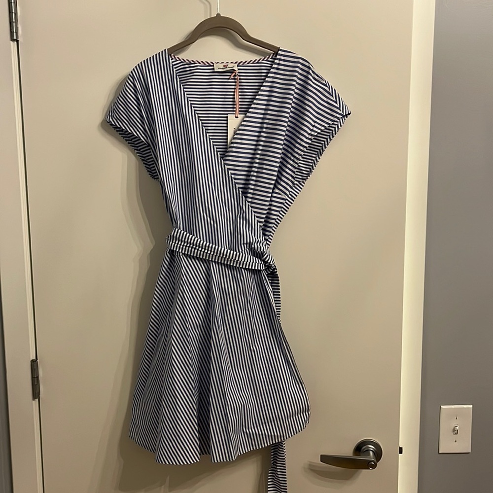 NWT Vineyard Vines Wrap dress, blue and white stripe, size medium